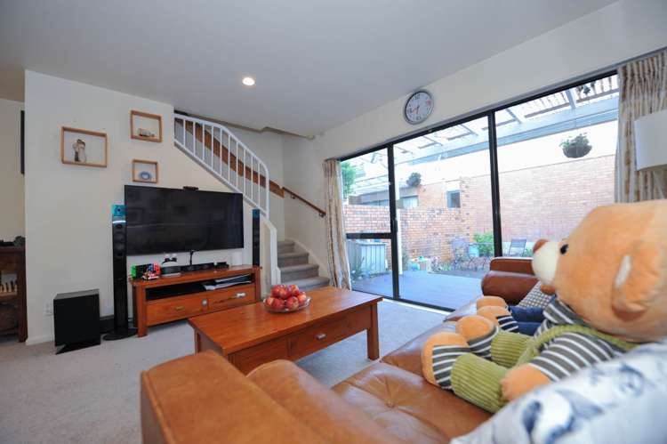 17/1 Melview Place New Lynn_4