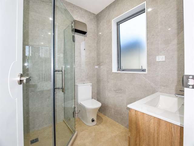 35B Riverpark Crescent Henderson_2