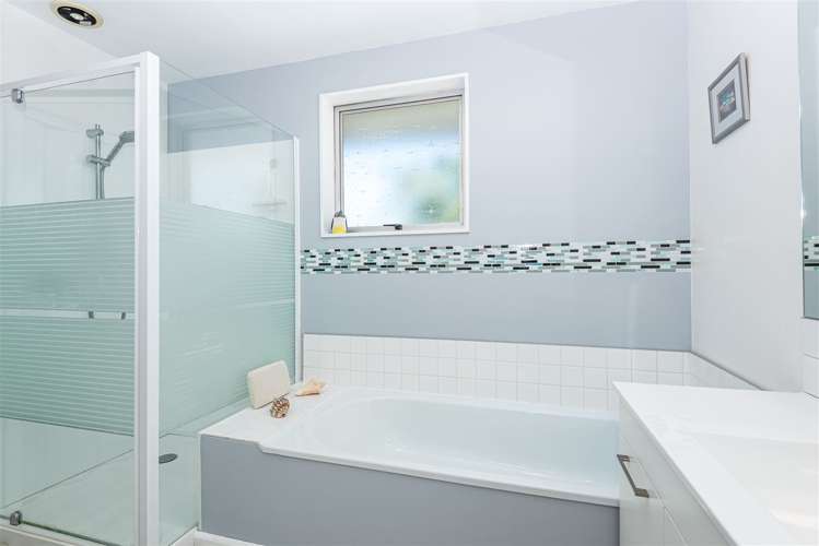 9 Woodstock Place Russley_17