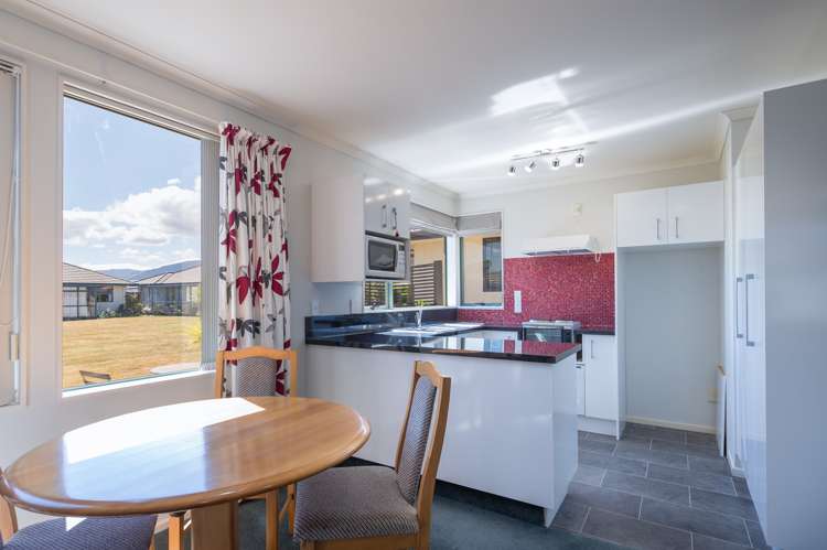 21 Ivy Crescent Richmond_7