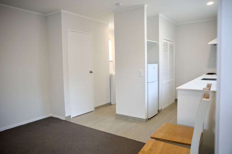 1A Kiwi Esplanade Mangere Bridge_7