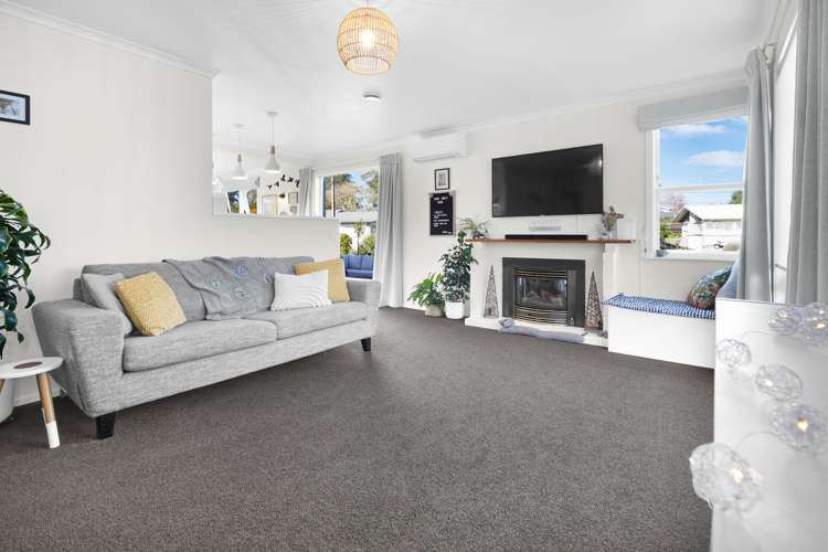 14 Manapouri Place Glenview_5