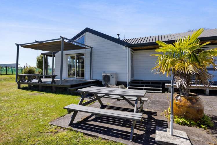 15 Fairbank Avenue Stratford_20