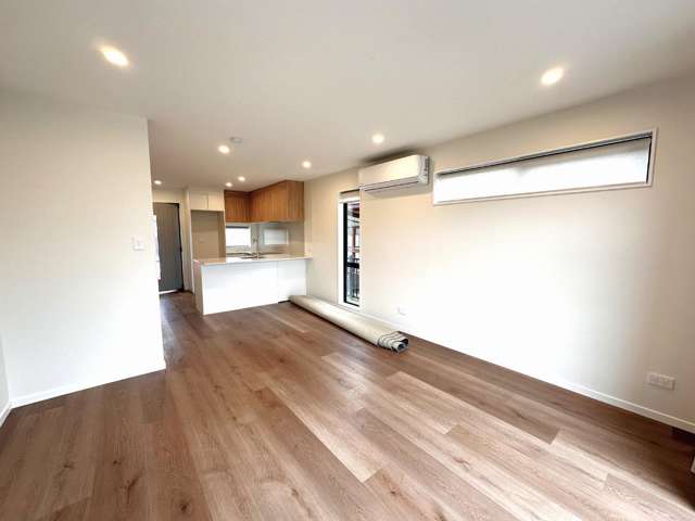 321 Glengarry Road Glen Eden_1