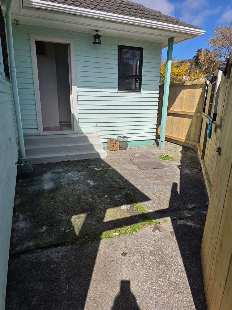 27 Wainuiomata Road Wainuiomata_15