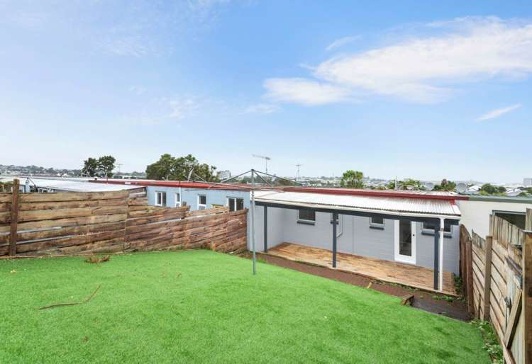 11/21 Aliford Avenue One Tree Hill_1