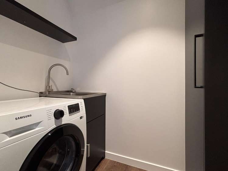 1/10 Hurley St Christchurch Central_10