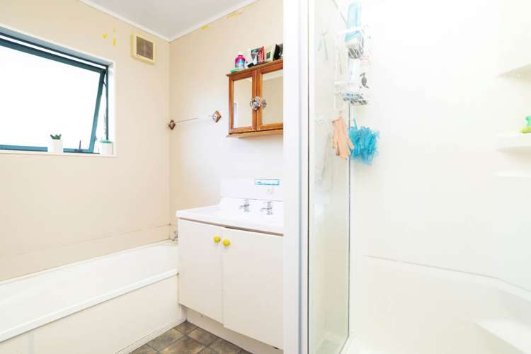 225b Glengarry Road Glen Eden_11