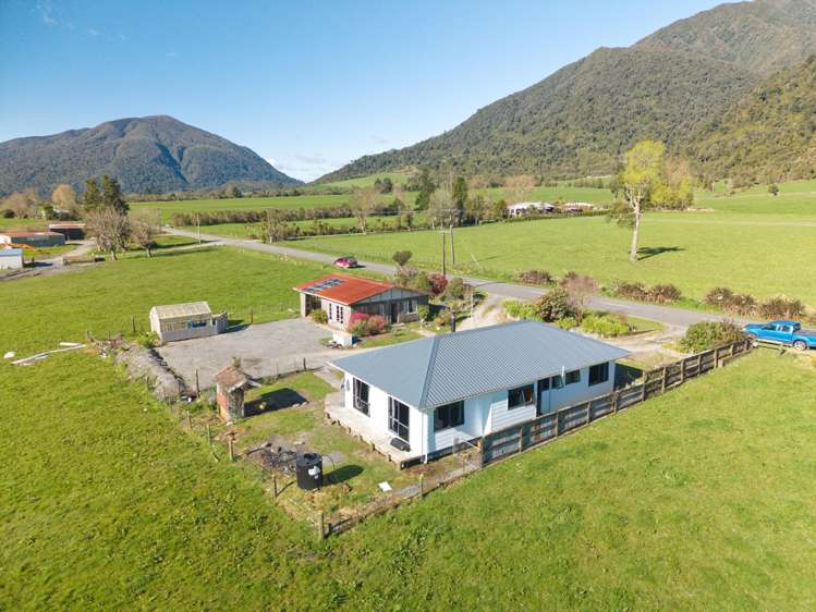 1566 Lake Brunner Road_0