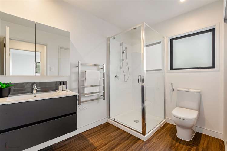 68 Glidepath Road Hobsonville_14