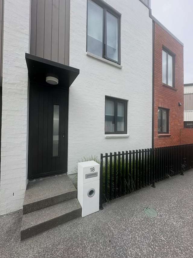 Chic 2BR Ellerslie Retreat w/ Parking