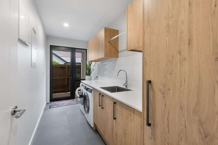 68 Vernon Drive Lincoln_23