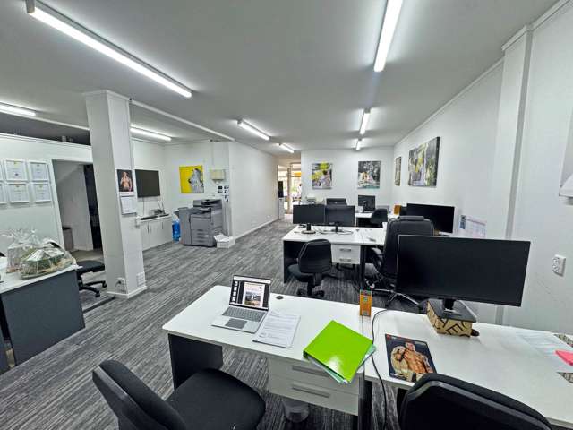 Unit B/358 Beach Road Mairangi Bay_4