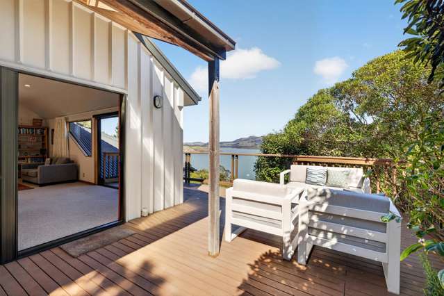 A hidden haven with harbour views