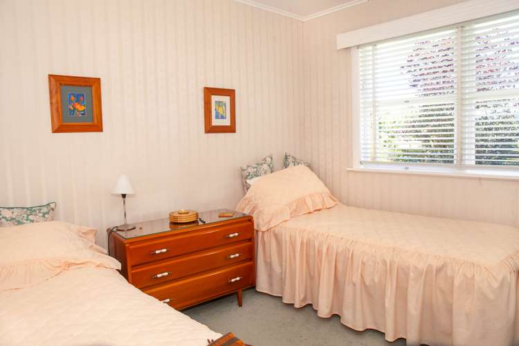 12 Lake Crescent Takaka_4