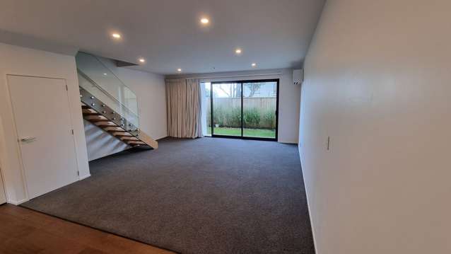 4B/4 Ferry Road Eastbourne_2