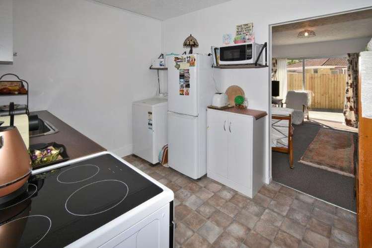 4/8 Lane Street Woolston_1