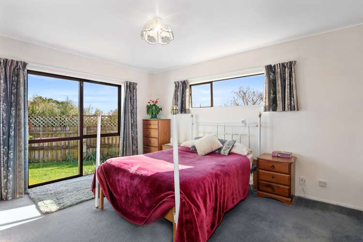 86 Olympus Way Richmond_12