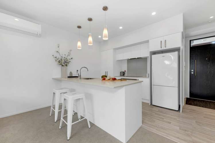 17 Gateway Avenue_1