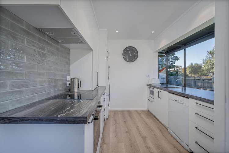 106 Fernhill Rise Matarangi_7