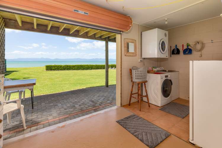 1692 East Coast Road Whakatiwai_14