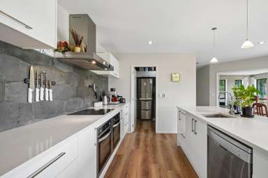 166 Swamp Road_3