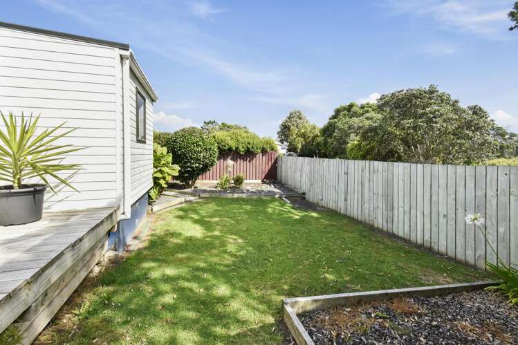 12 Seaward Place Wattle Downs_11