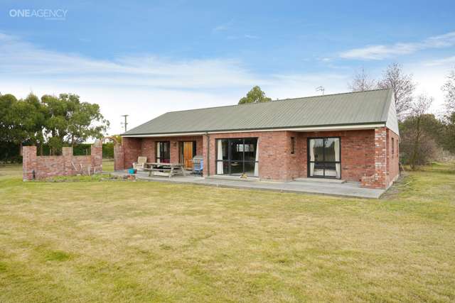 2555 South Eyre Road West Eyreton_3