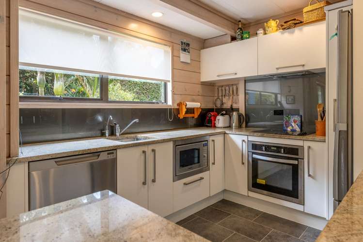 44 Te Toki Road Ostend_8