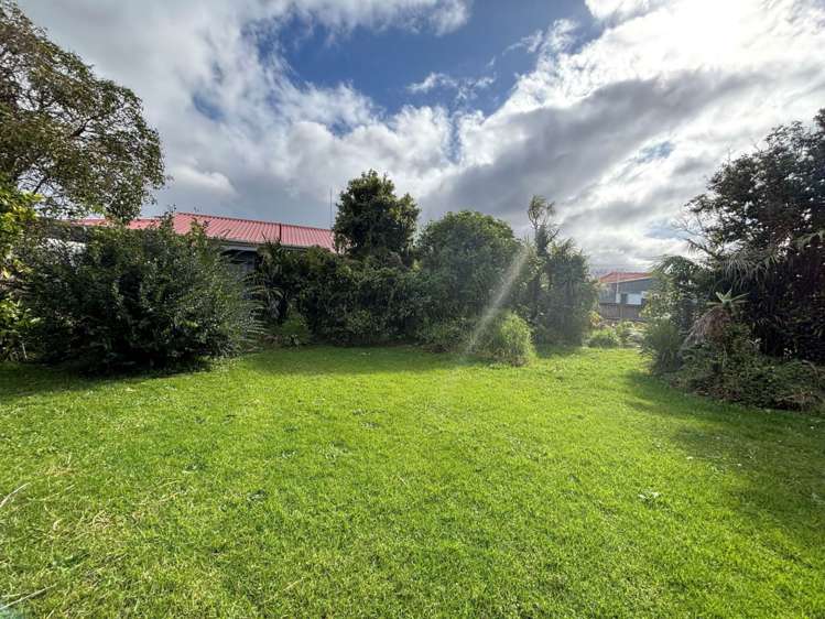 212 Lake Road Northcote_15