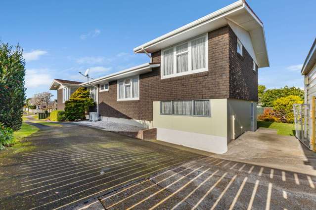 24 Trelawney Crescent Westown_1