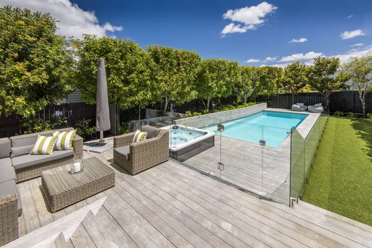 111 Vauxhall Road Narrow Neck_9