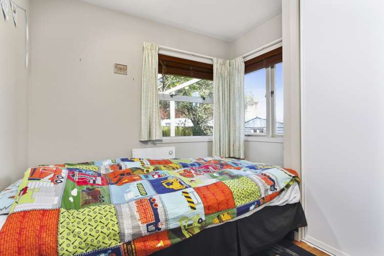 7 Essex Street Te Atatu South_13
