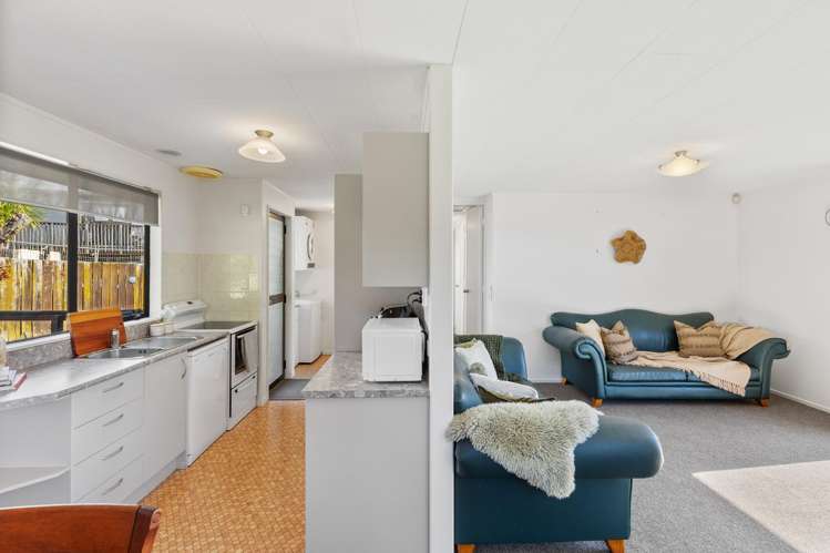 2/65 Keegan Drive Massey_9