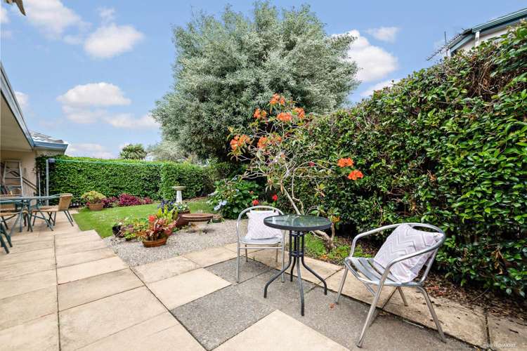 6/10 Gerard Way Saint Johns_9