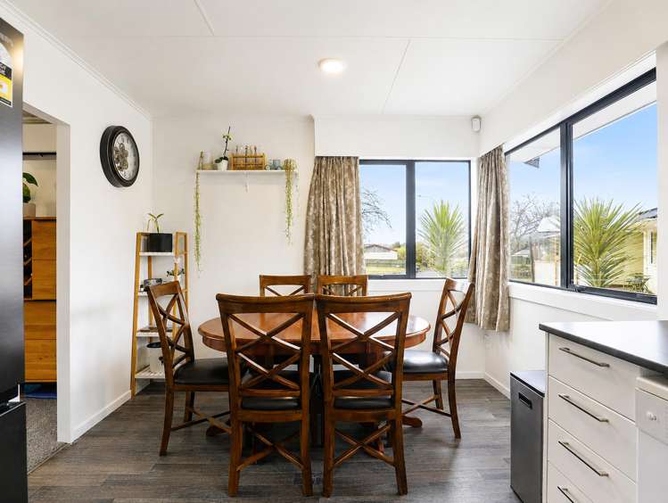 16 Joanne Crescent Pukehangi_16