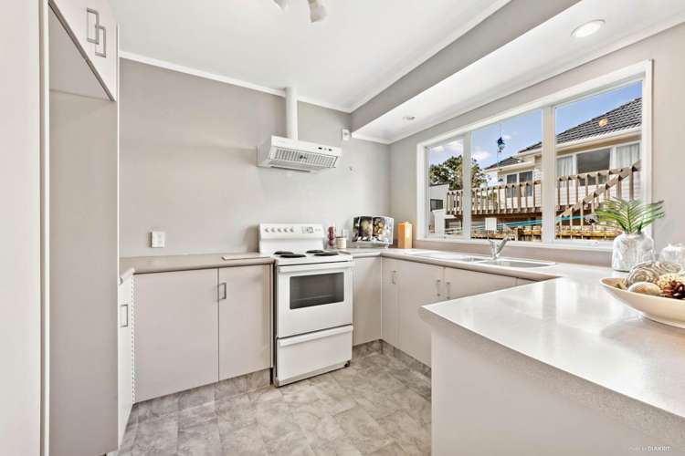 187 Edmonton Road Te Atatu South_8