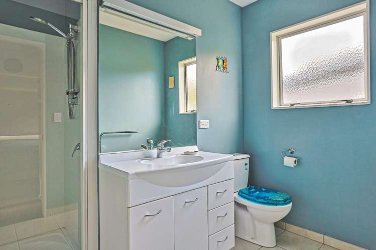 9 John Ross Place Kairakau Beach_12