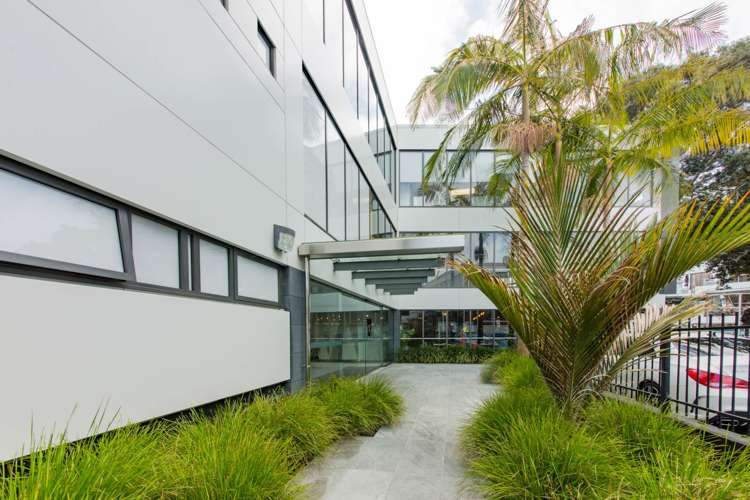 132 Hurstmere Road Takapuna_16