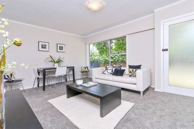 A short distance to Sylvia Park Shopping Centr...