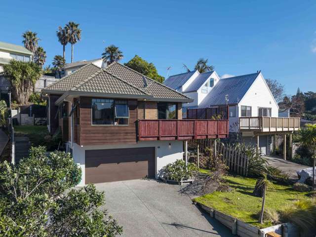 Tropical Suntrap in Sought After Location