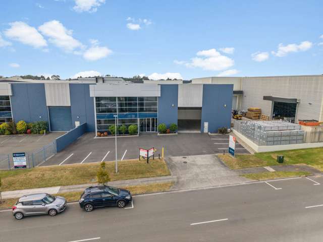Modern industrial with premium office fit out