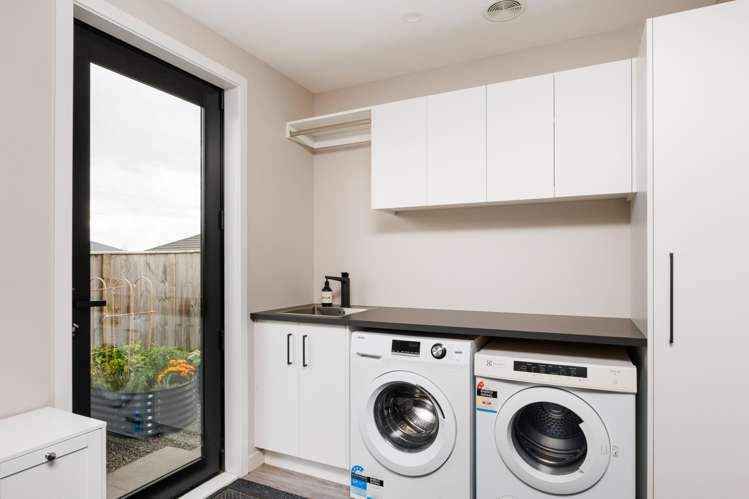 4 Sardinia Grove Fitzherbert_25