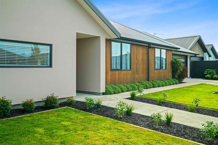 1 Polar Lane Lincoln_1