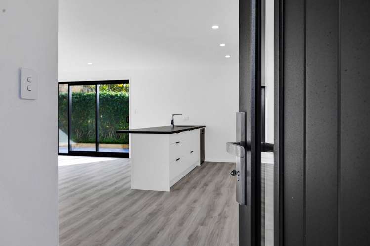 120 Seaview Road Westown_21