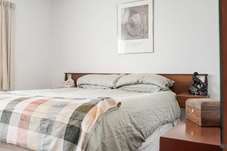 2/2 Riverview Road New Lynn_12