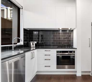 17/37 Glen Atkinson Street_3