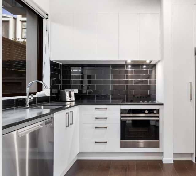 17/37 Glen Atkinson Street Saint Heliers_4