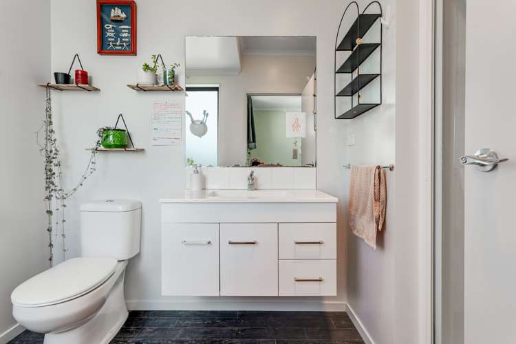 15 Tapuwae Way Mangere Bridge_13