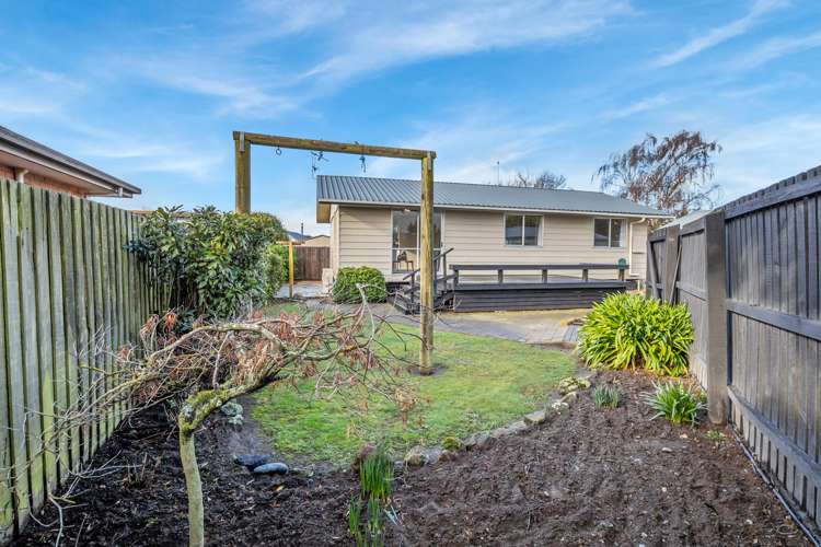 82 Gilberthorpes Road Hei Hei_14